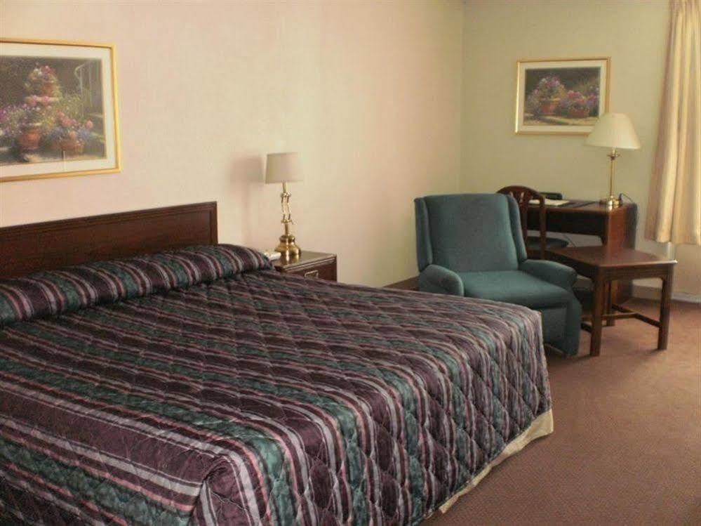 Boarders Inn And Suites - Marion แมริออน ภายนอก รูปภาพ